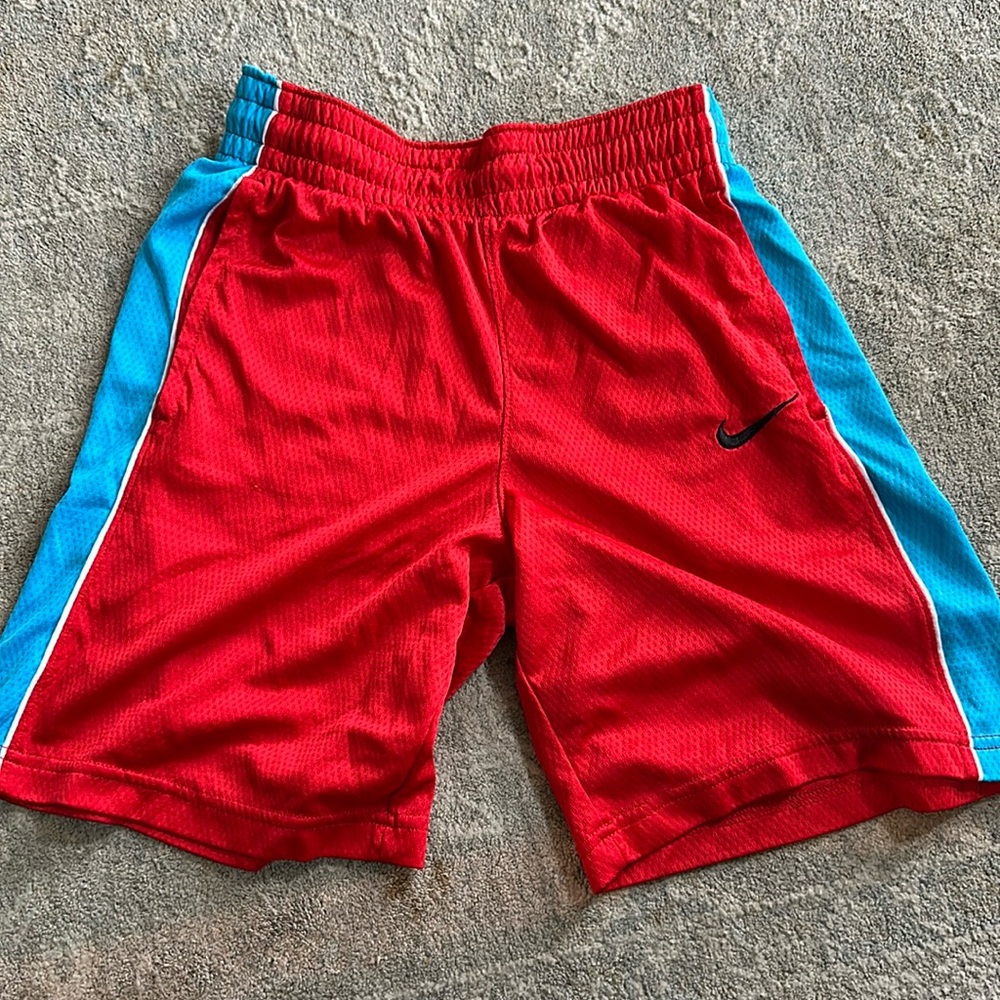 women’s nike basketball shorts